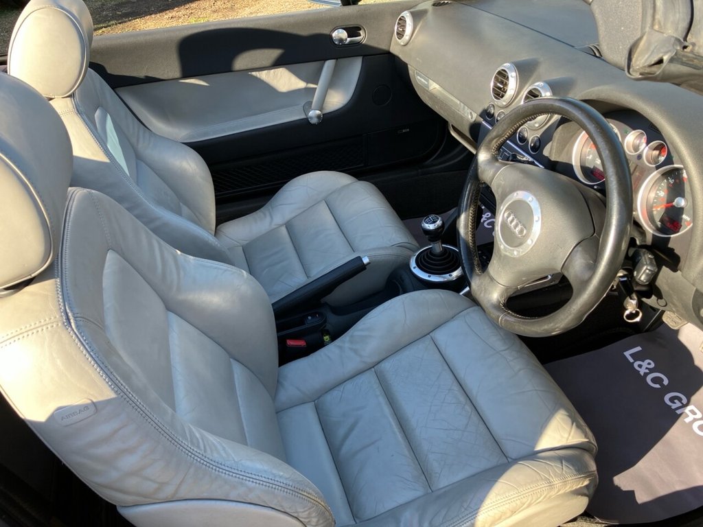 Used Audi TT 2002 for sale - 76654843: Photo 14