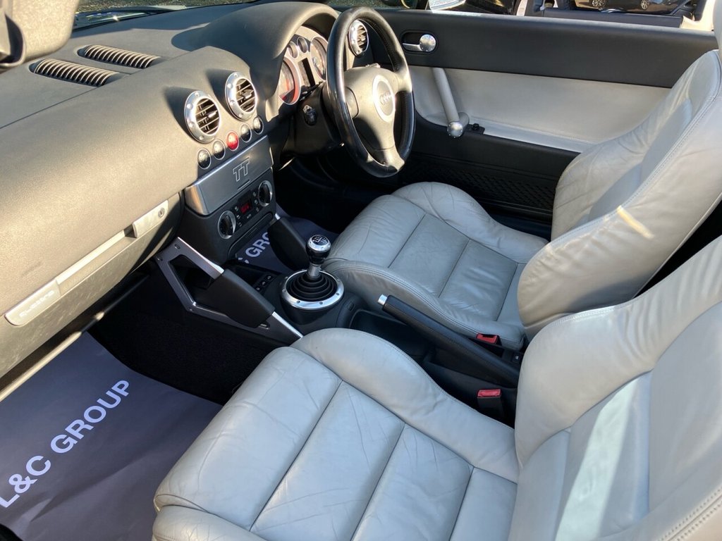 Used Audi TT 2002 for sale - 76654843: Photo 15