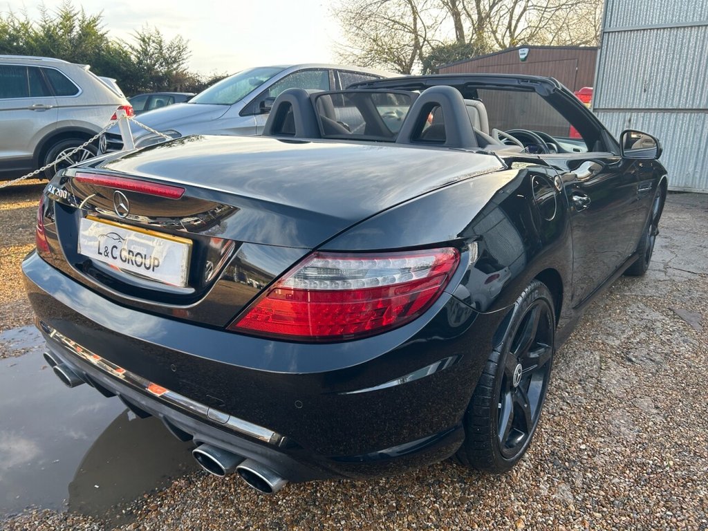 Used Mercedes-Benz SLK 2014 for sale - 76654636: Photo 16