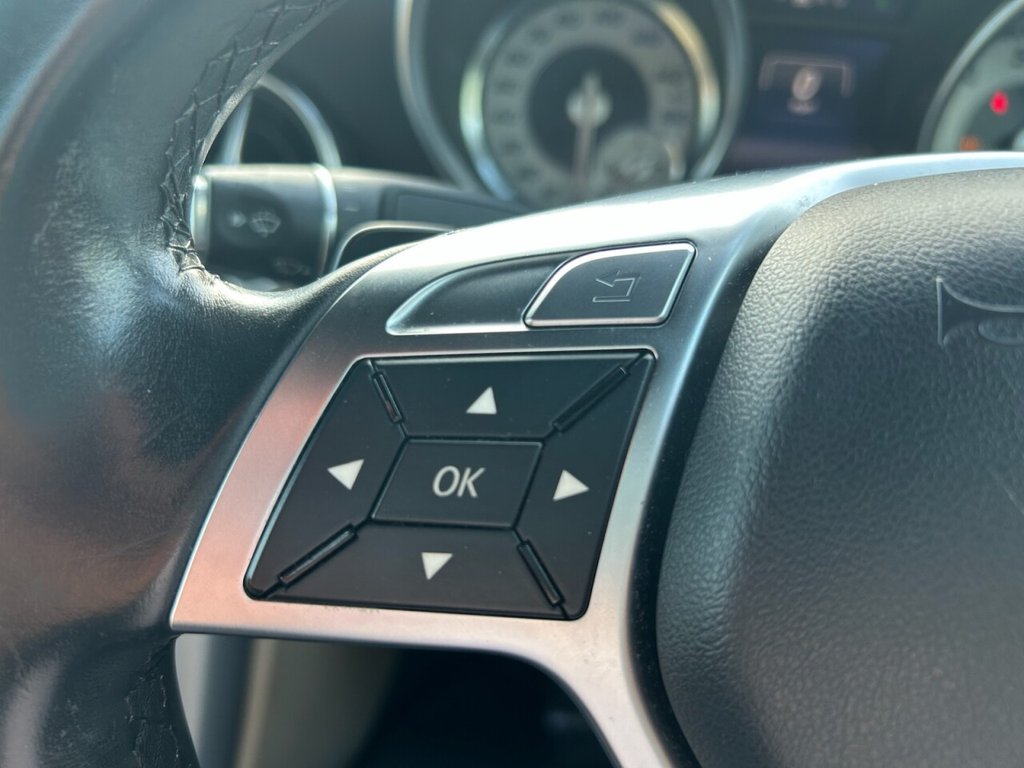 Used Mercedes-Benz SLK 2014 for sale - 76654636: Photo 31