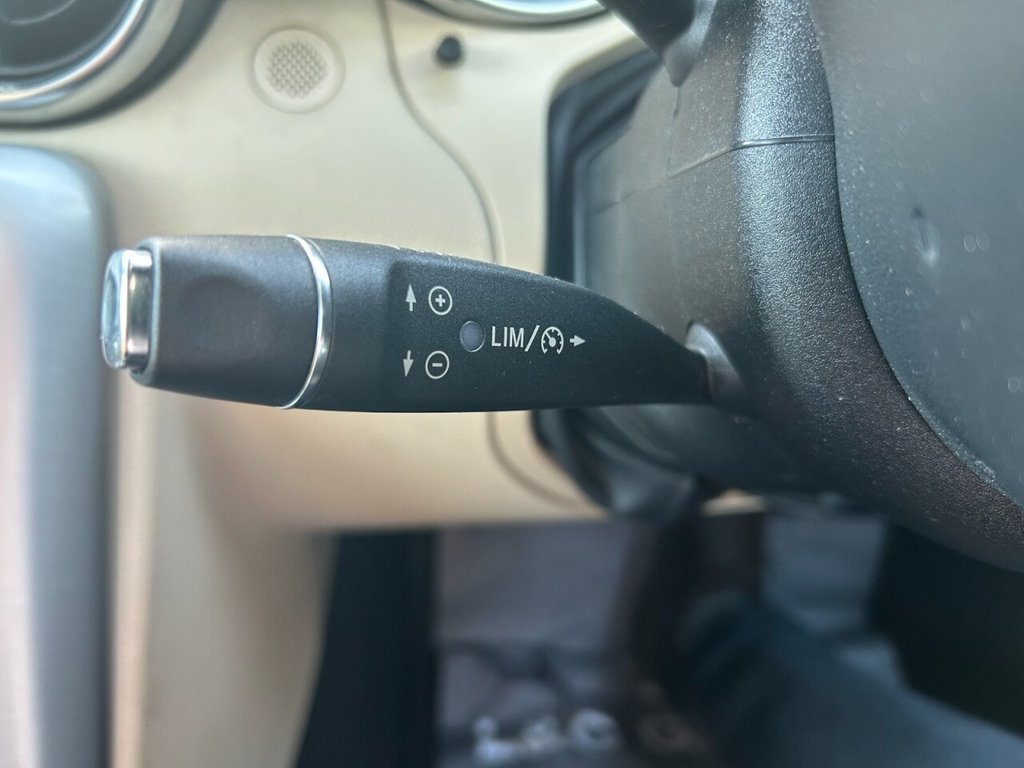 Used Mercedes-Benz SLK 2014 for sale - 76654636: Photo 33