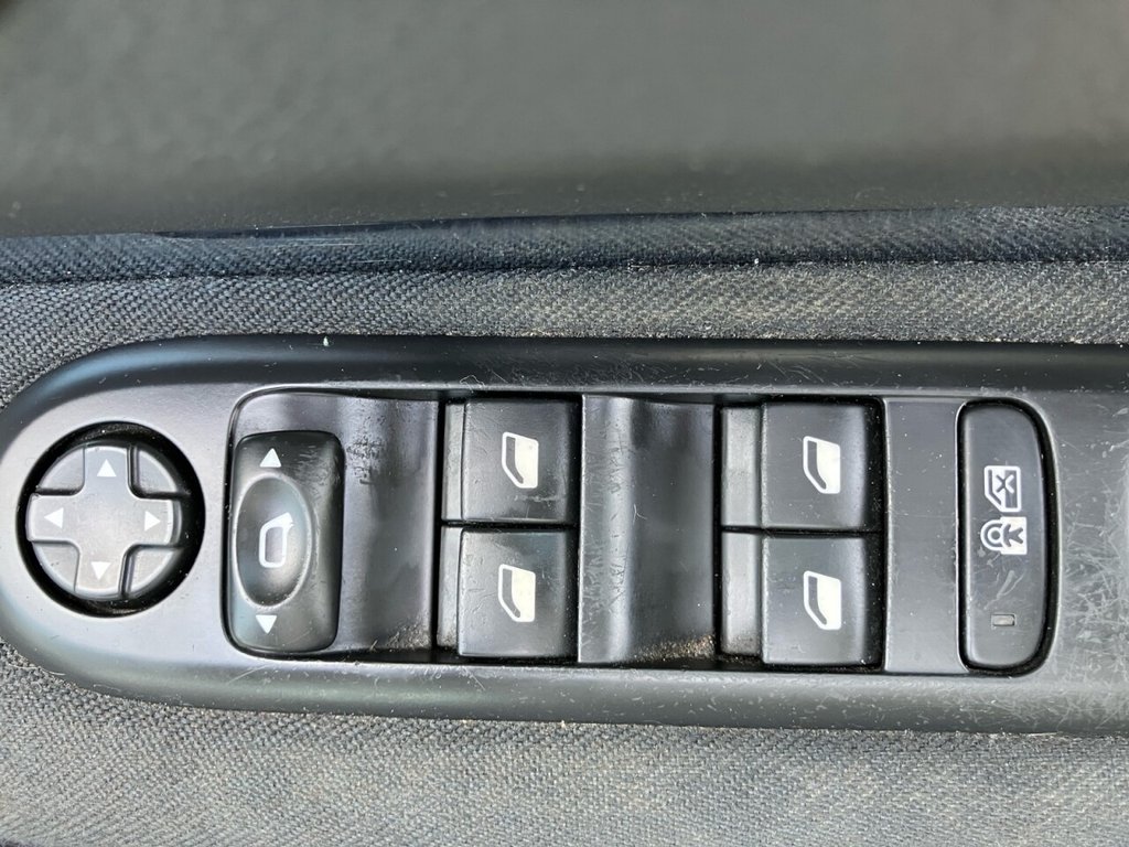 Used Peugeot 3008 2013 for sale - 77241564: Photo 27