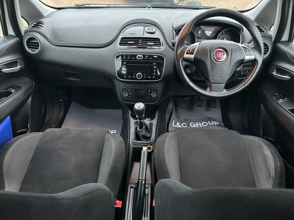 Used Fiat Punto 2015 for sale - 76654729: Photo 18
