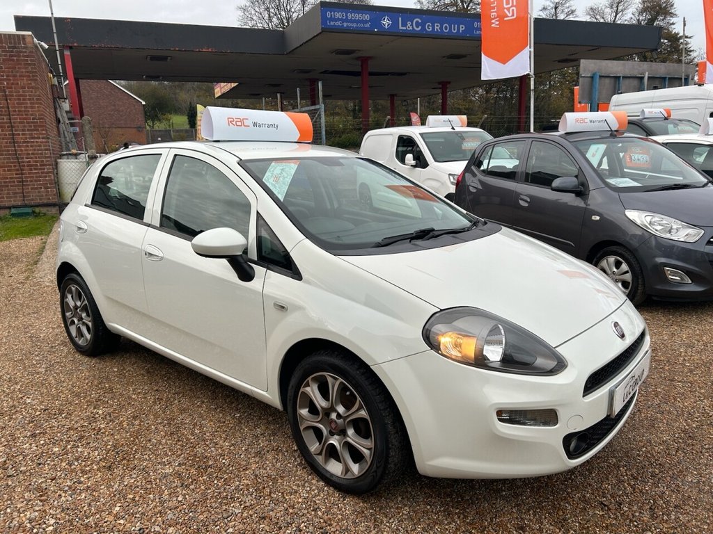 Used Fiat Punto 2015 for sale - 76654729: Photo 2