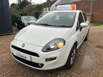 Used Fiat Punto 2015 for sale - 76654729: Photo