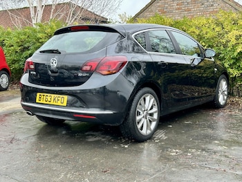 Used Vauxhall Astra 2013 for sale - 77027976: Photo