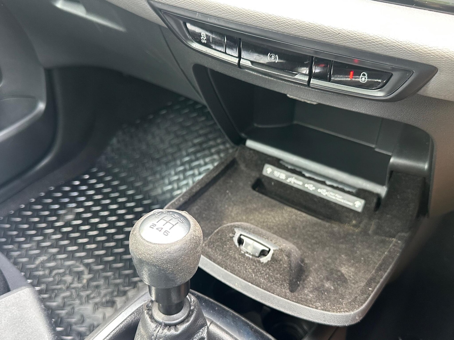 Used Citroen C4 Grand Picasso 2015 for sale - 76360630: Photo 44