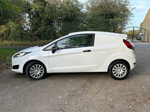 Used Ford Fiesta Van 2016 for sale - 74989189: Photo 4
