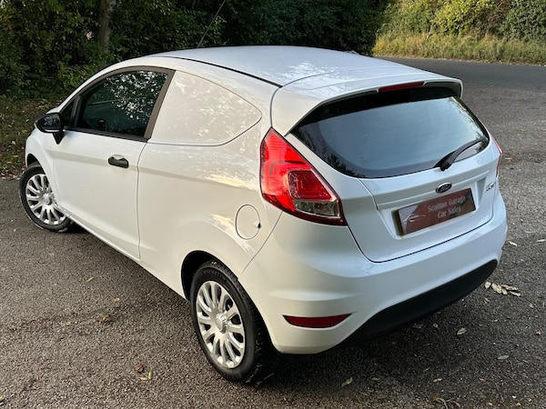 Used Ford Fiesta Van 2016 for sale - 74989189: Photo 5