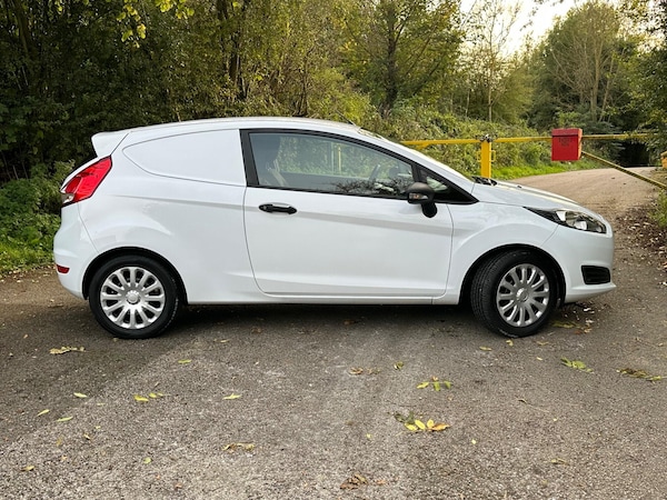 Used Ford Fiesta Van 2016 for sale - 74989189: Photo 8
