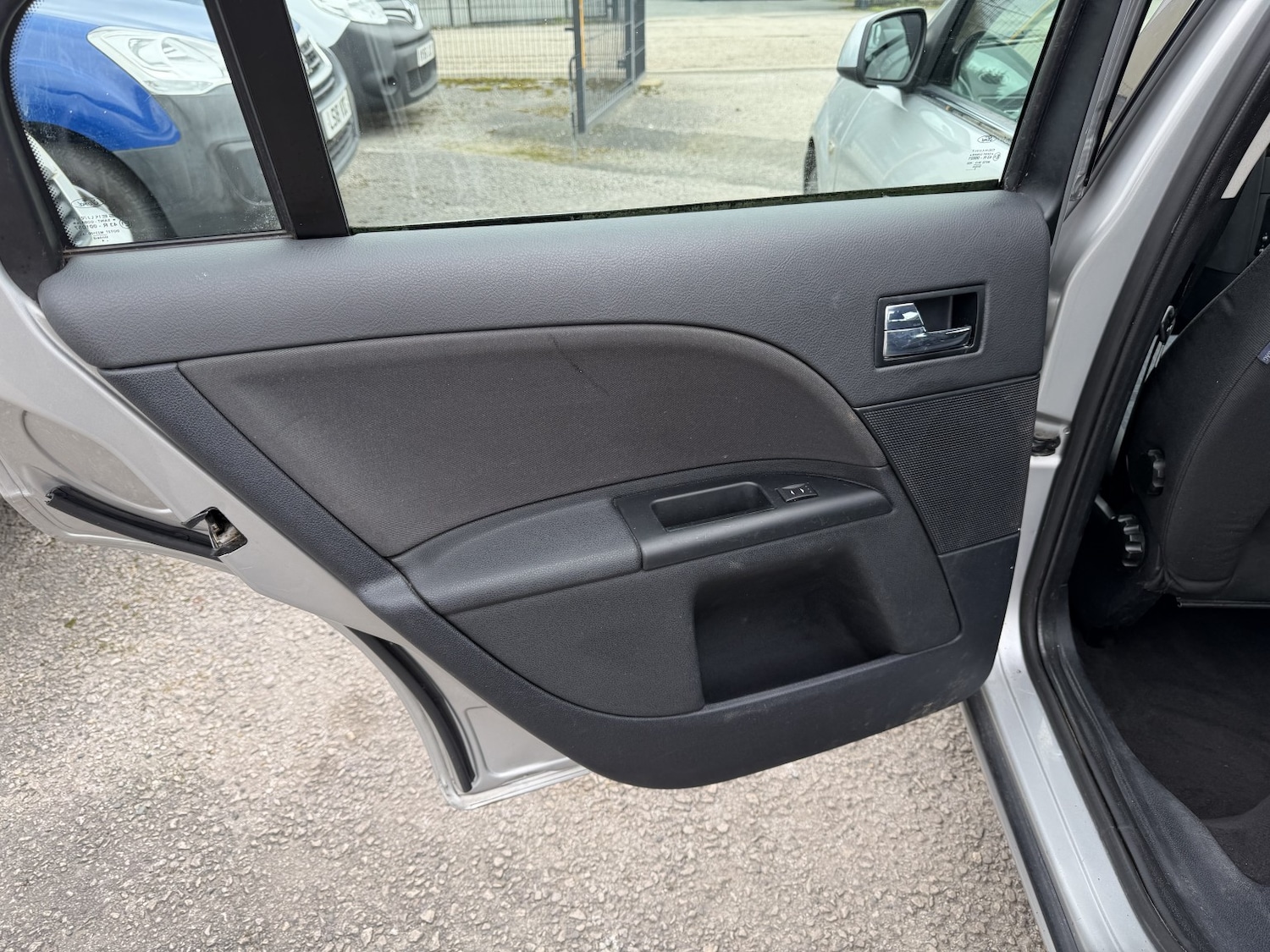 Used Ford Mondeo 2004 for sale - 77931246: Photo 27