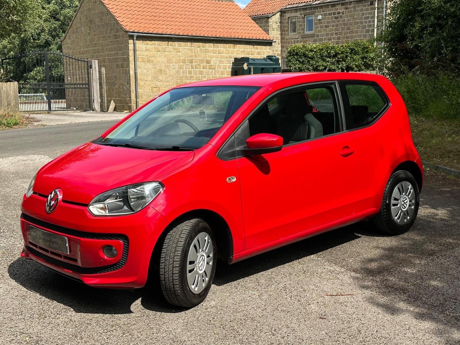 Used Volkswagen up! 2015 for sale - 76877462: Photo 3