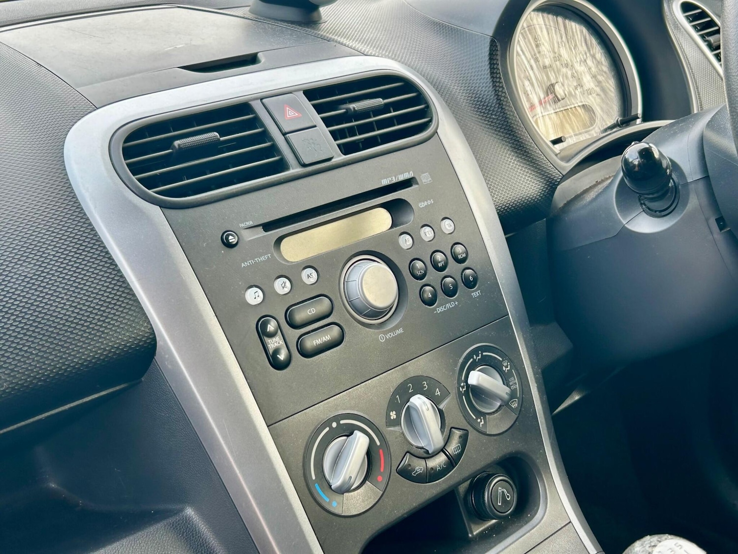 Used Suzuki Splash 2011 for sale - 76498751: Photo 8