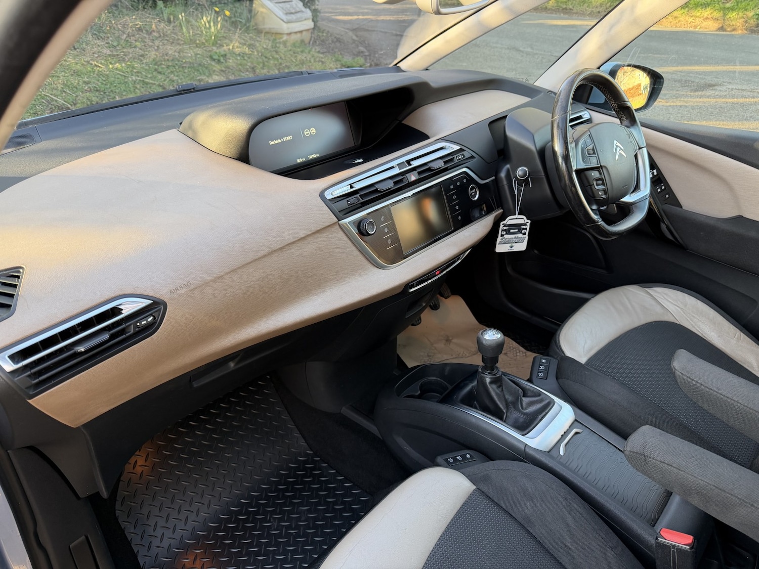 Used Citroen Grand C4 Picasso 2015 for sale - 77983733: Photo 18