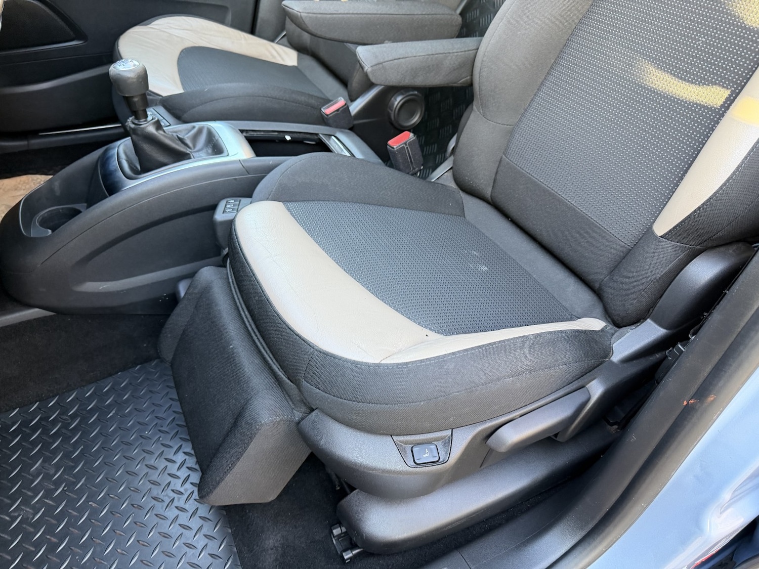 Used Citroen Grand C4 Picasso 2015 for sale - 77983733: Photo 23