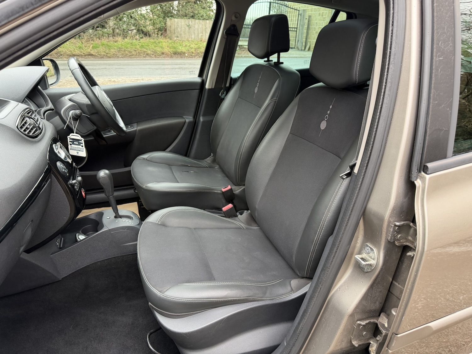 Used Renault Clio 2012 for sale - 77124228: Photo 15