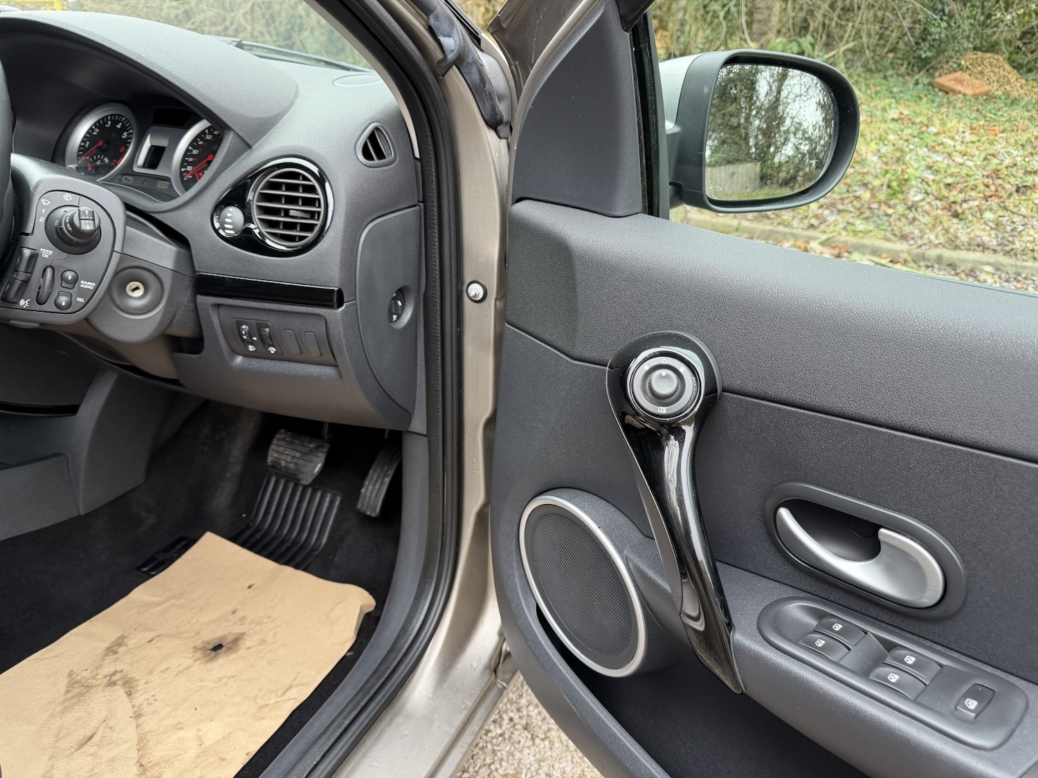 Used Renault Clio 2012 for sale - 77124228: Photo 19