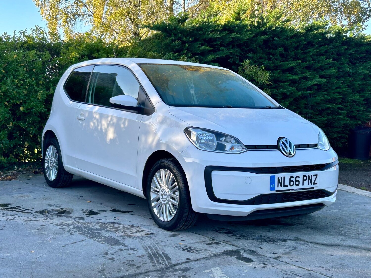 Used Volkswagen up! 2016 for sale - 76213939: Photo 1