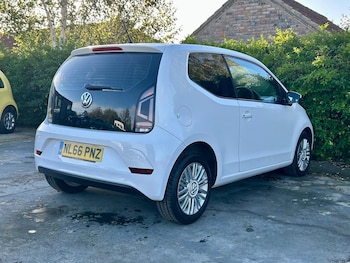 Used Volkswagen up! 2016 for sale - 76213939: Photo