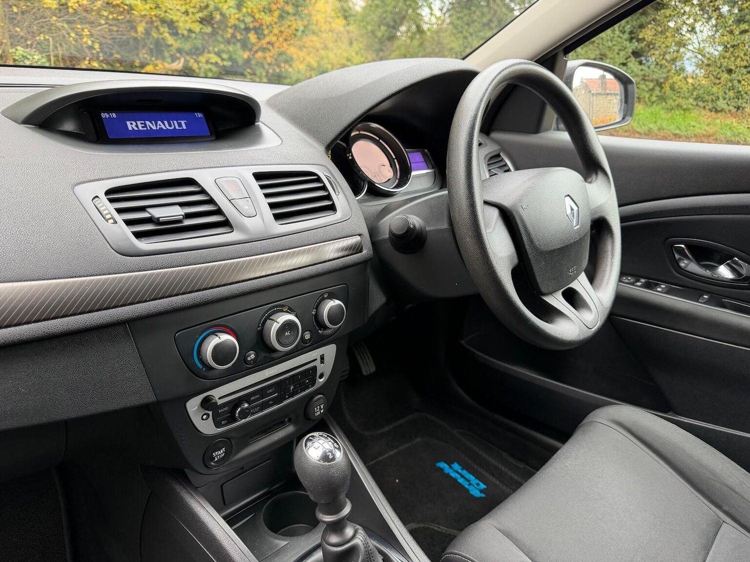 Used Renault Megane 2013 for sale - 76877442: Photo 15