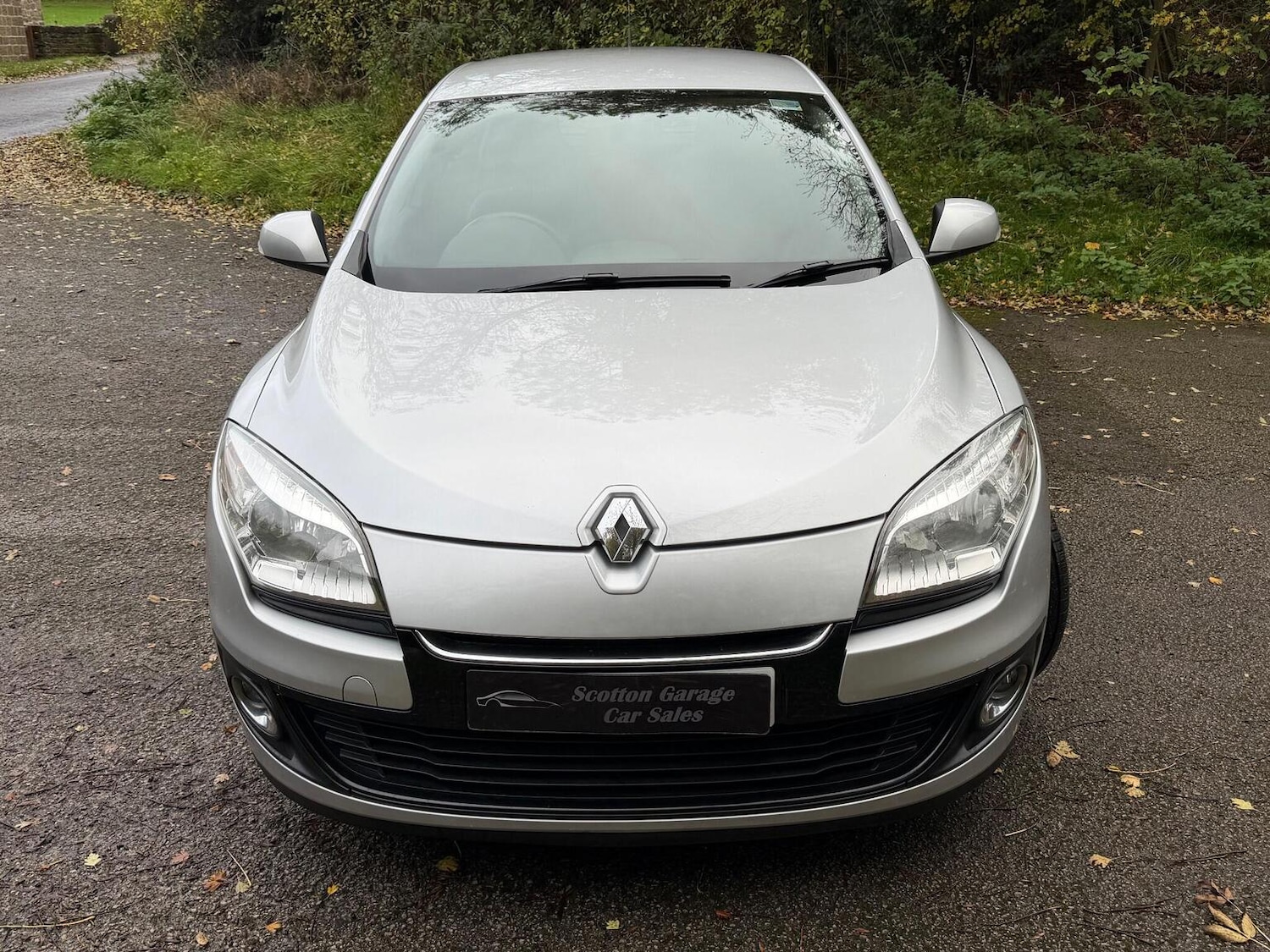 Used Renault Megane 2013 for sale - 76877442: Photo 2