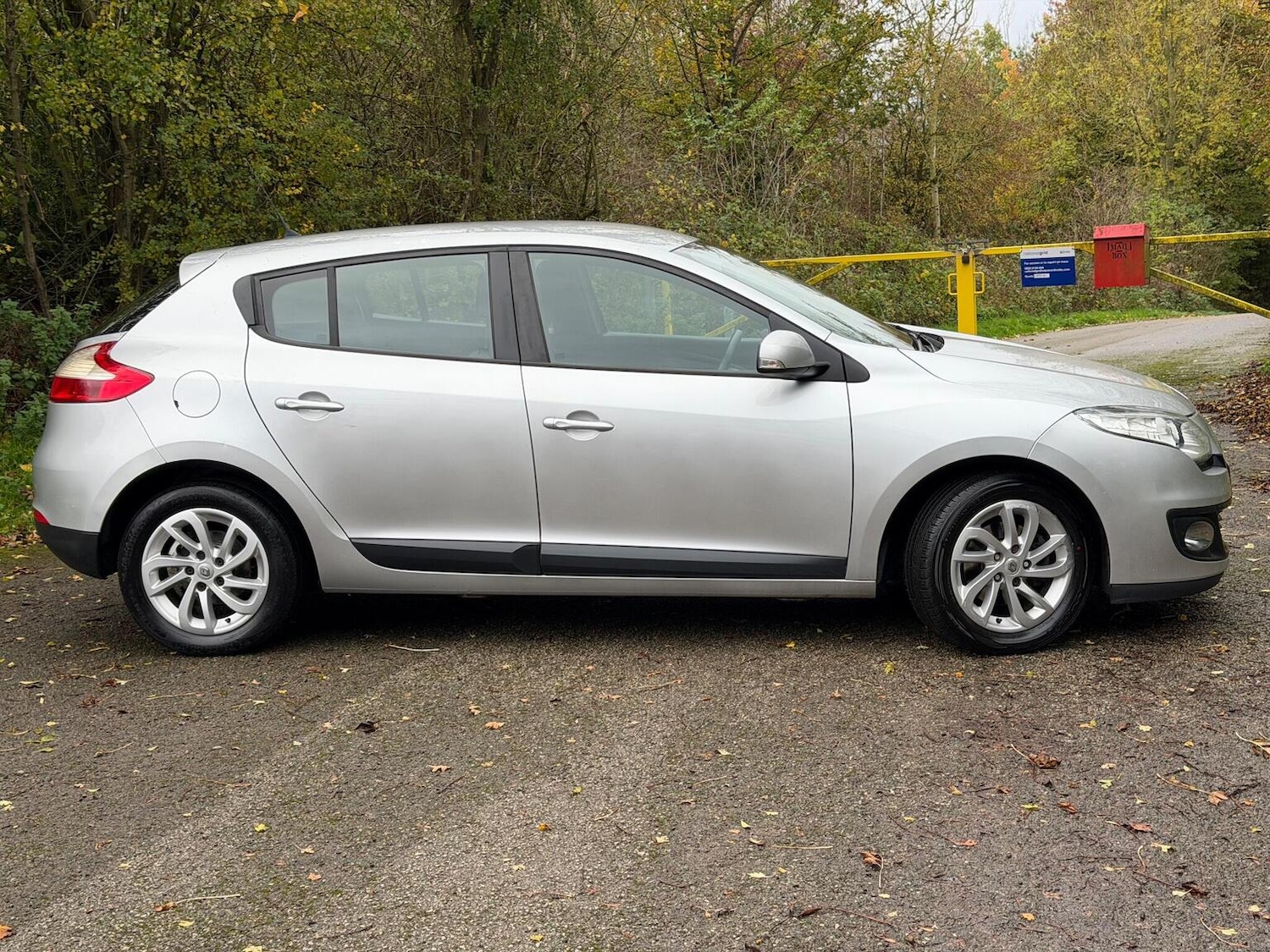 Used Renault Megane 2013 for sale - 76877442: Photo 8