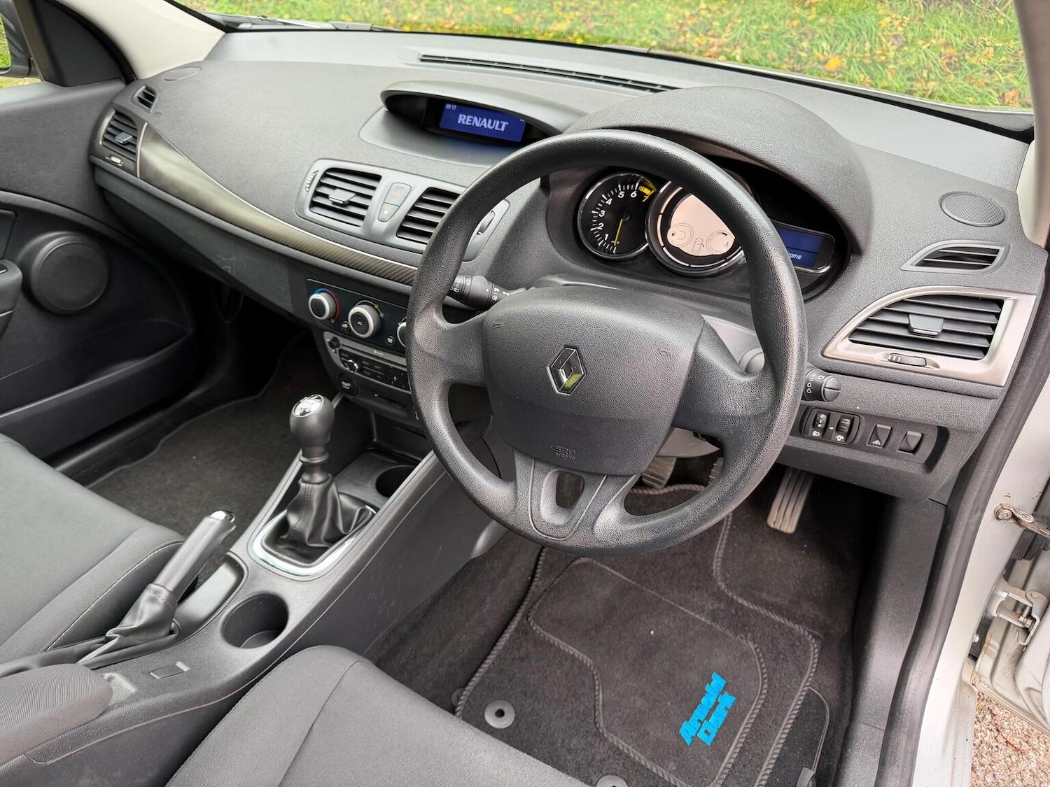 Used Renault Megane 2013 for sale - 76877442: Photo 9