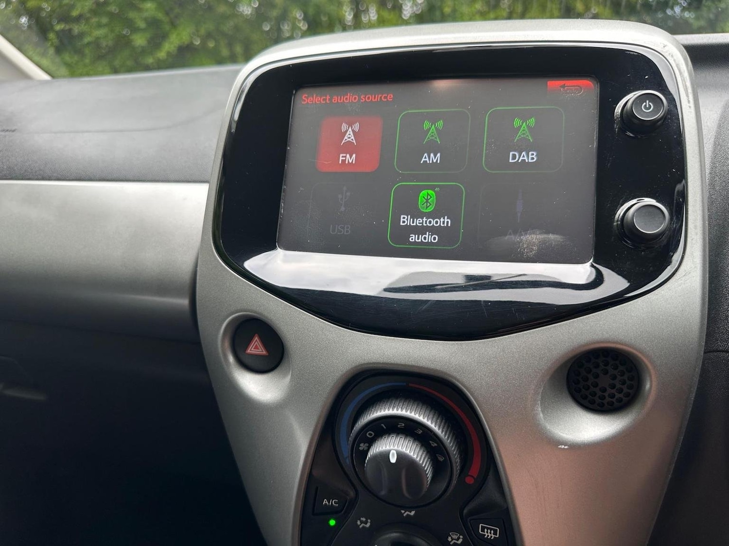 Used Peugeot 108 2015 for sale - 76877448: Photo 16