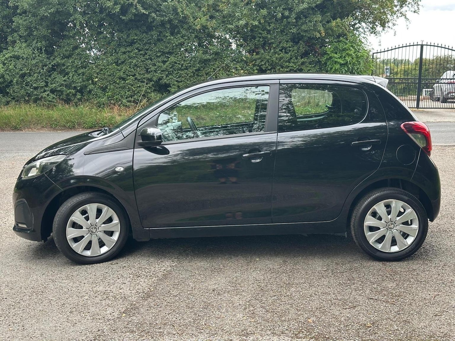 Used Peugeot 108 2015 for sale - 76877448: Photo 4