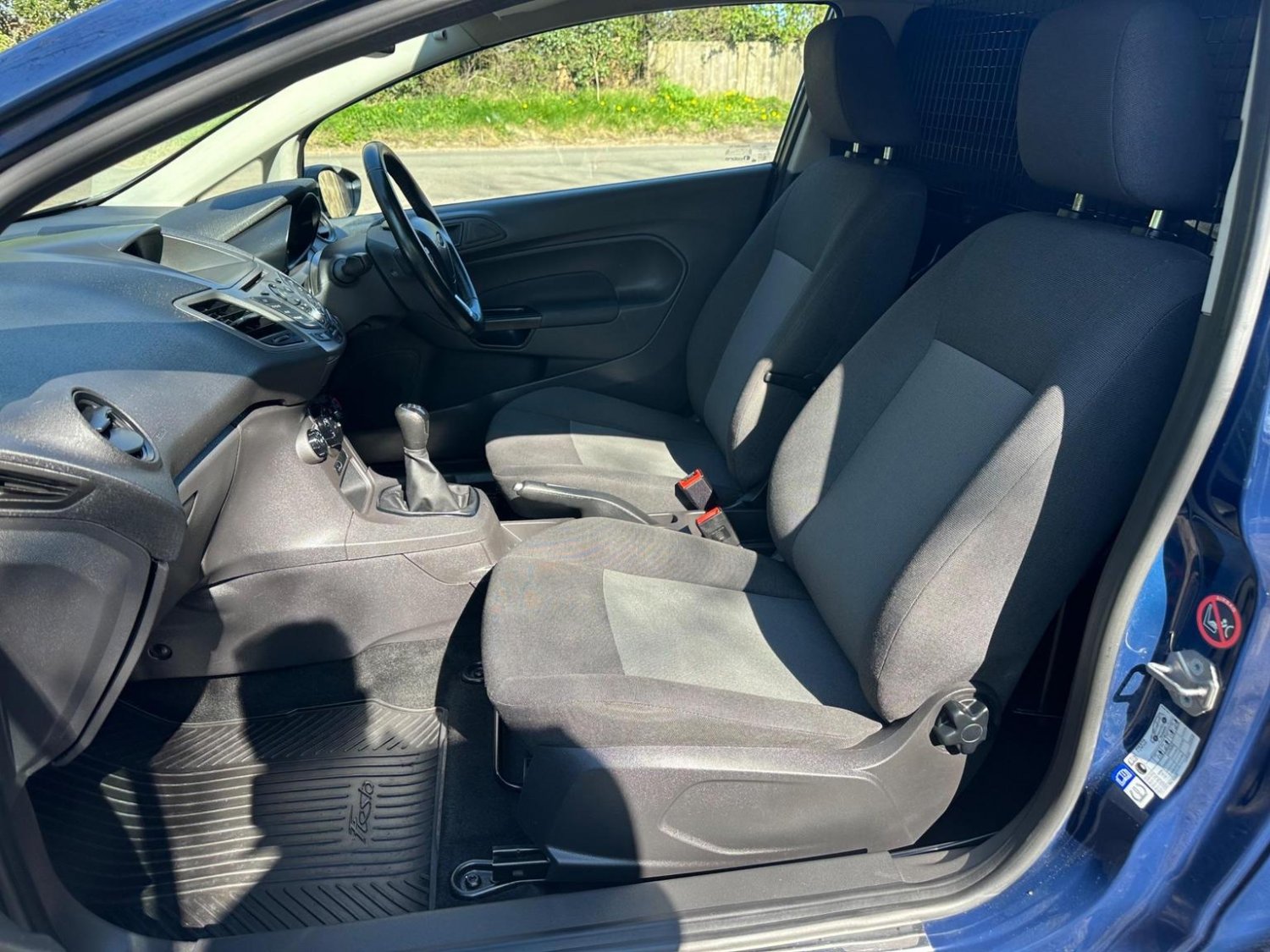 Used Ford Fiesta Van 2015 for sale - 76877460: Photo 13