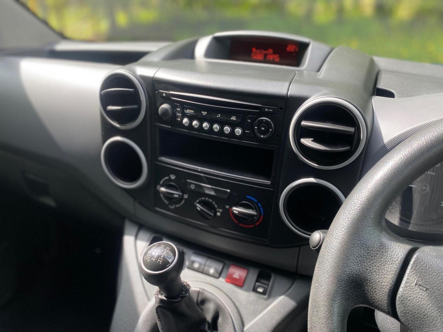 Used Peugeot Partner 2018 for sale - 76877457: Photo 18