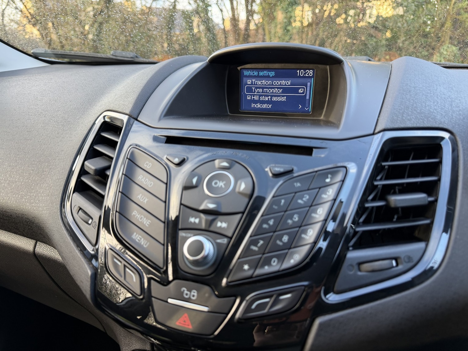 Used Ford Fiesta 2016 for sale - 76877600: Photo 24