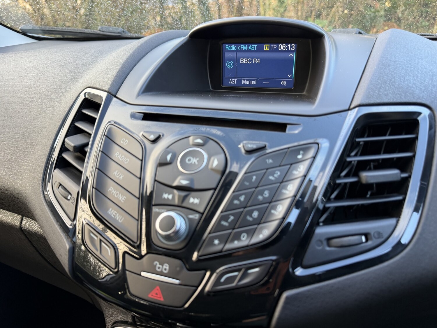 Used Ford Fiesta 2016 for sale - 76877600: Photo 26