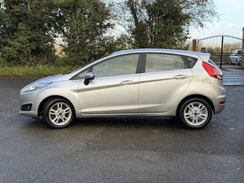 Used Ford Fiesta 2016 for sale - 76877600: Photo