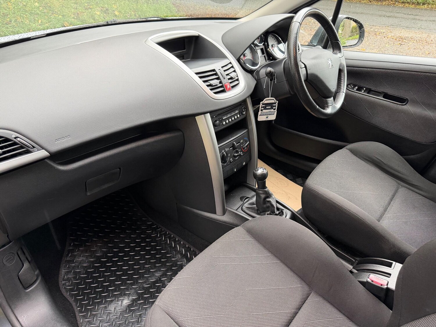 Used Peugeot 207 2009 for sale - 76370422: Photo 19