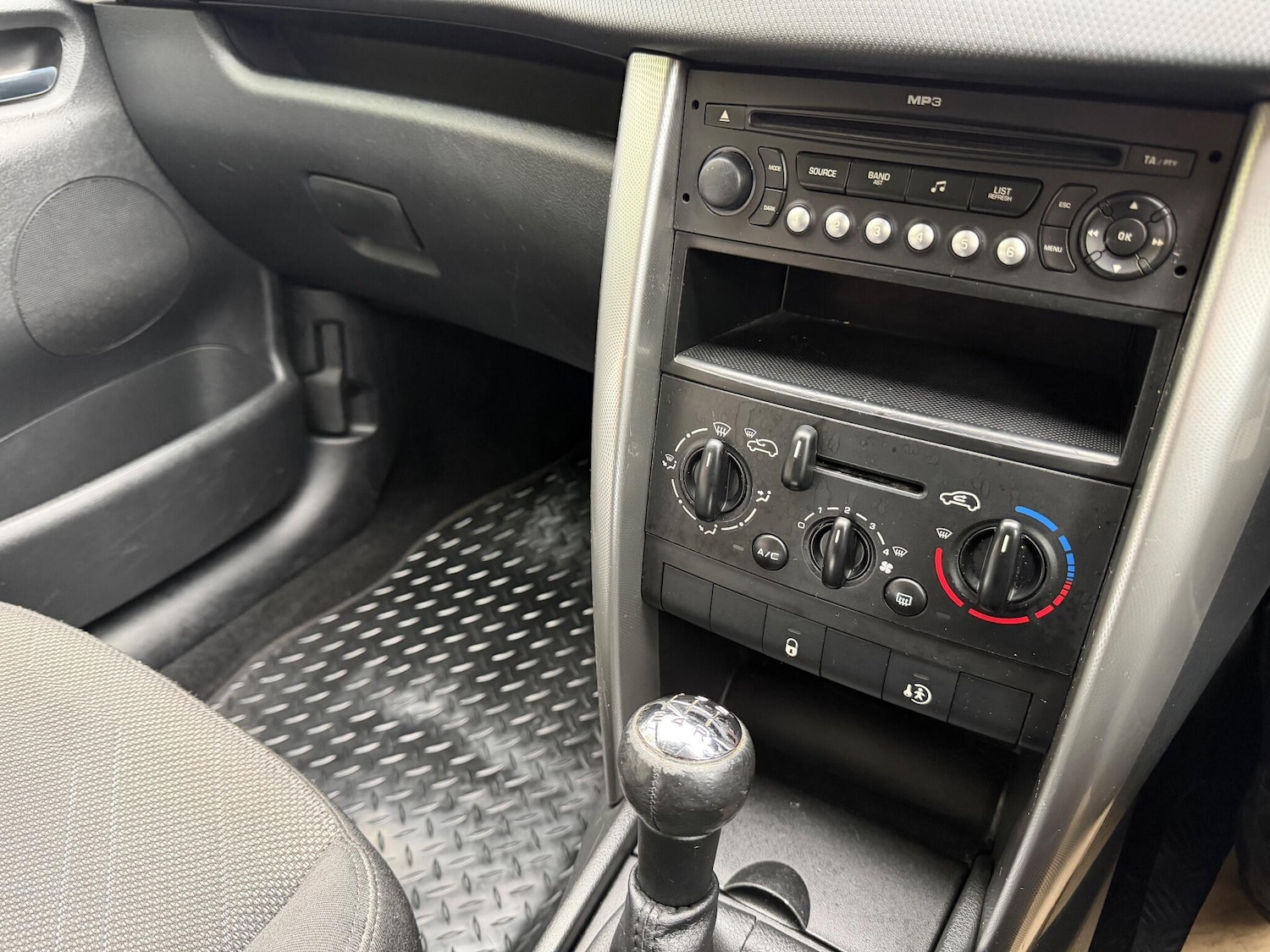 Used Peugeot 207 2009 for sale - 76370422: Photo 21