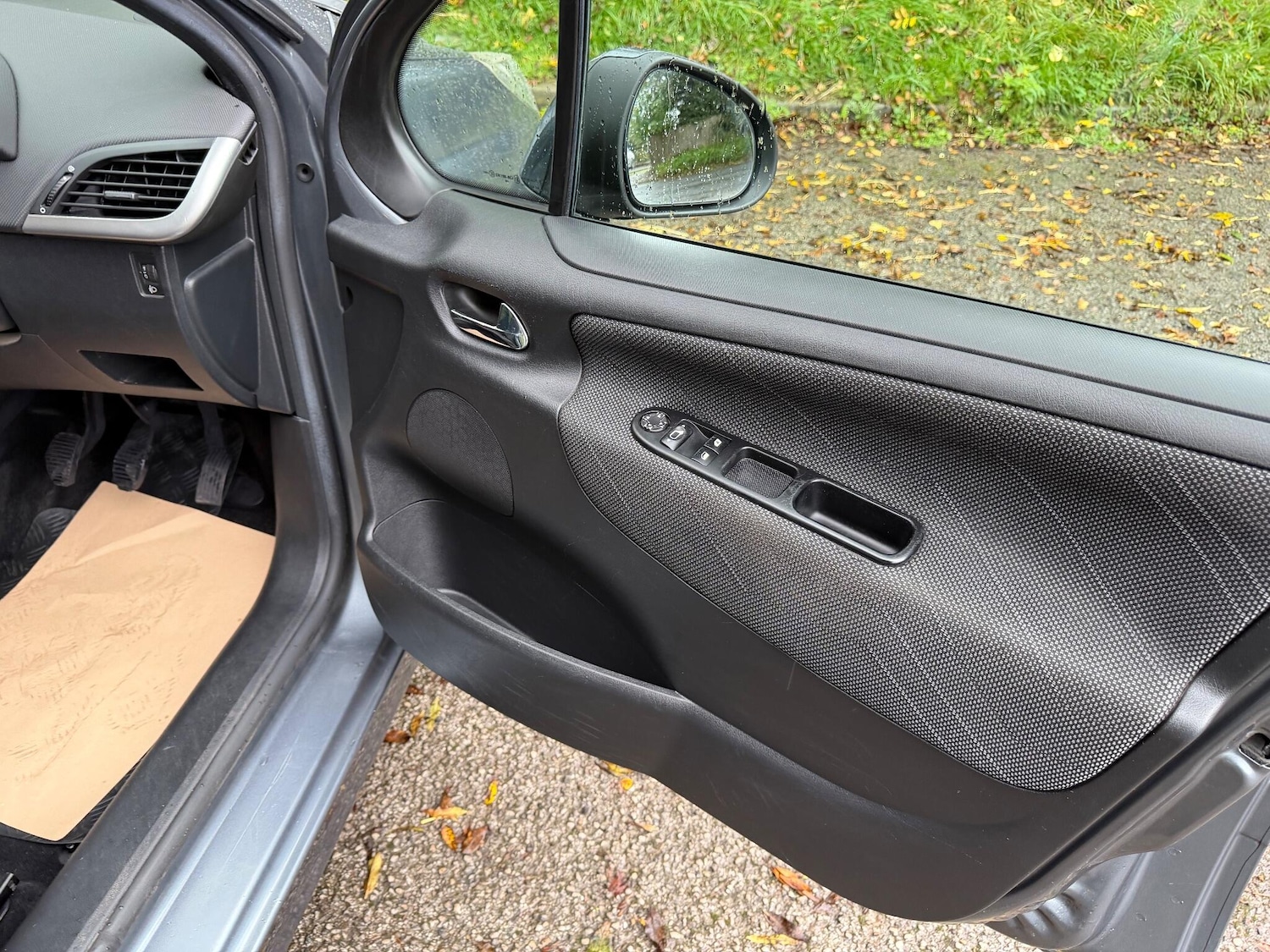 Used Peugeot 207 2009 for sale - 76370422: Photo 24