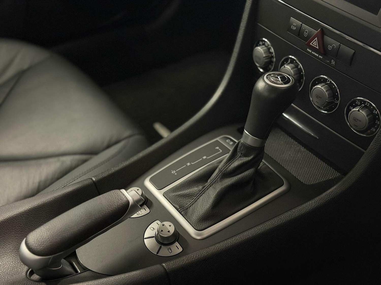 Used Mercedes-Benz SLK 2008 for sale - 76877436: Photo 20