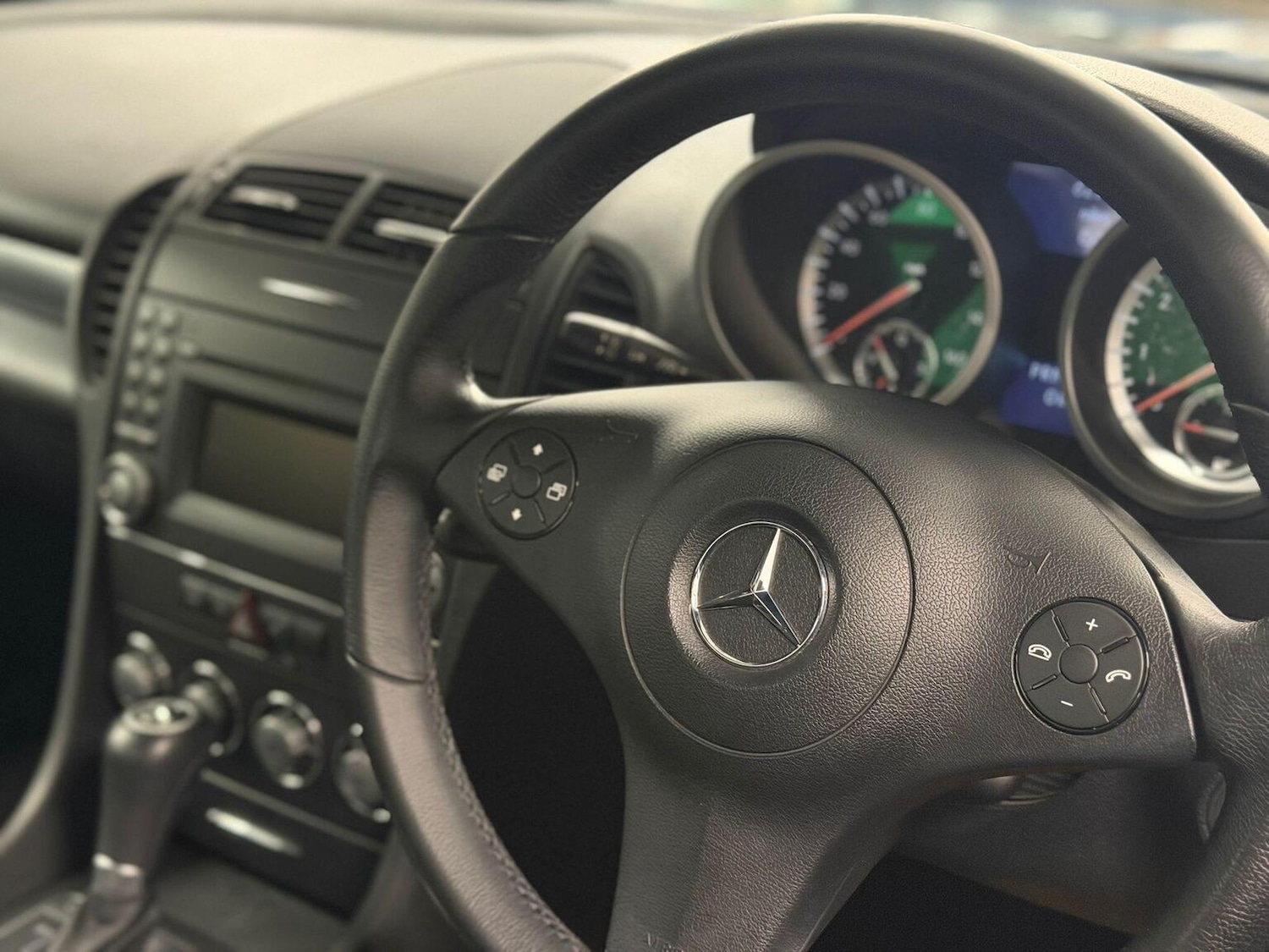 Used Mercedes-Benz SLK 2008 for sale - 76877436: Photo 22