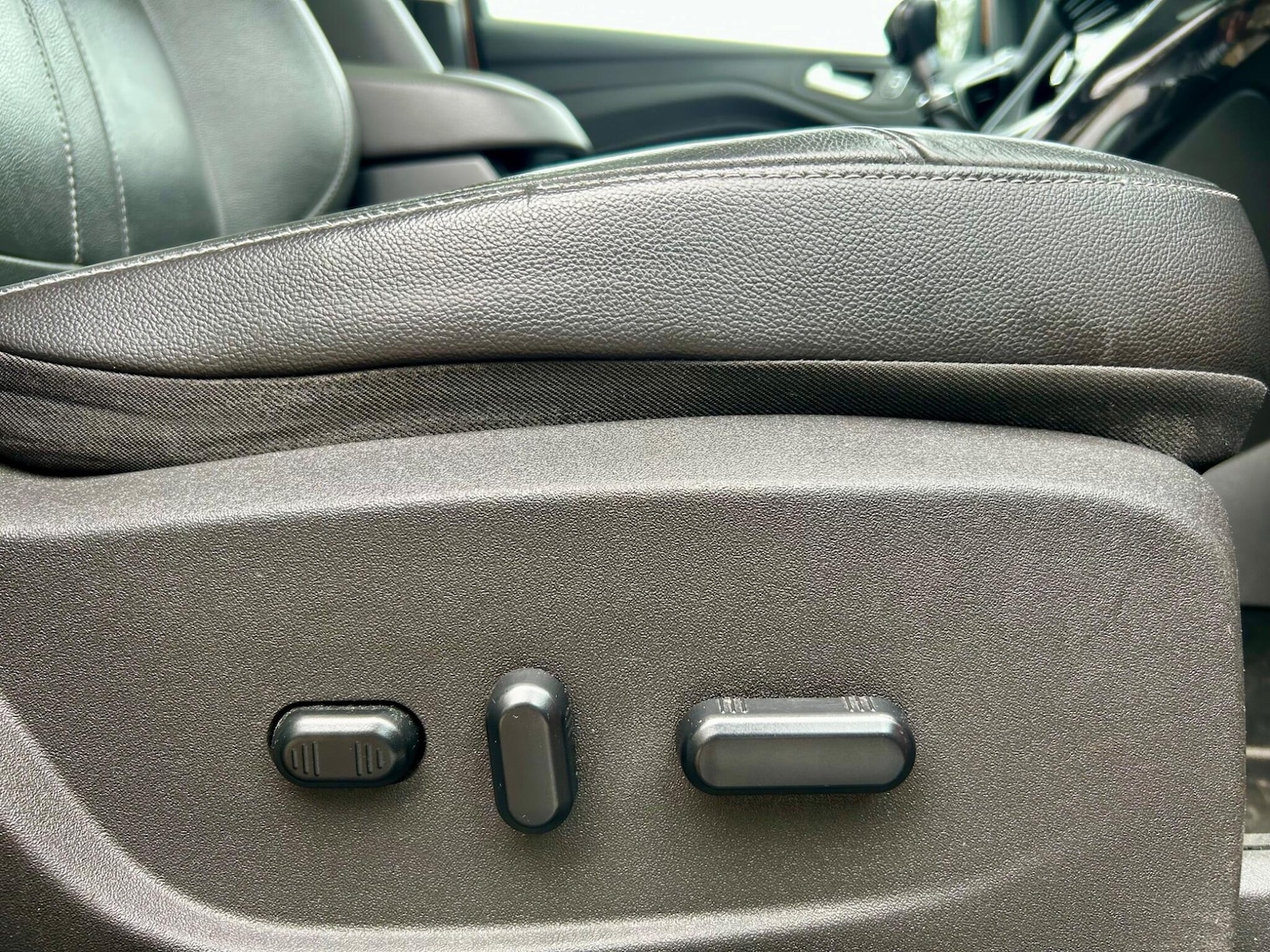 Used Ford Kuga 2015 for sale - 76259129: Photo 28