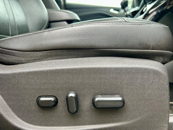 Used Ford Kuga 2015 for sale - 76259129: Photo 28