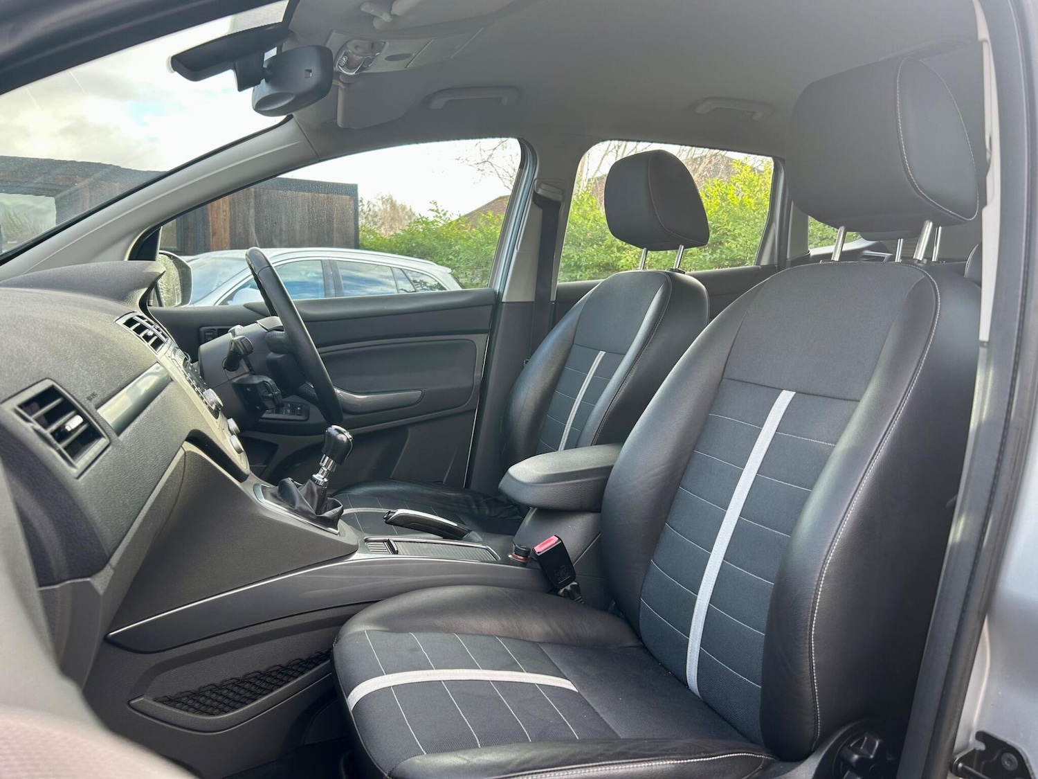 Used Ford Kuga 2010 for sale - 76689739: Photo 9