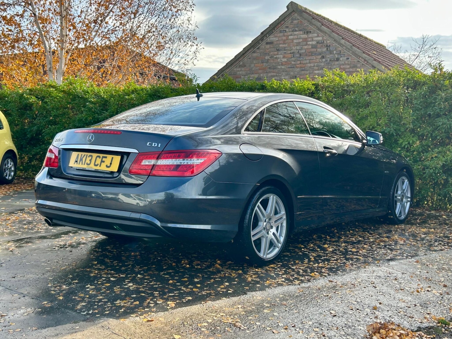 Used Mercedes-Benz E Class 2013 for sale - 76484655: Photo 4