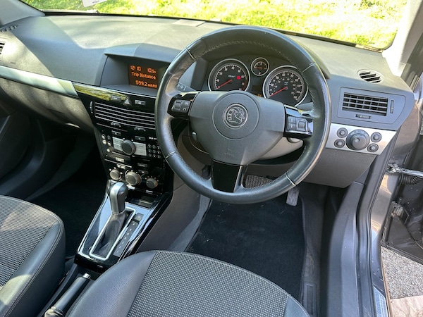 Used Vauxhall Astra 2009 for sale - 74372259: Photo 9