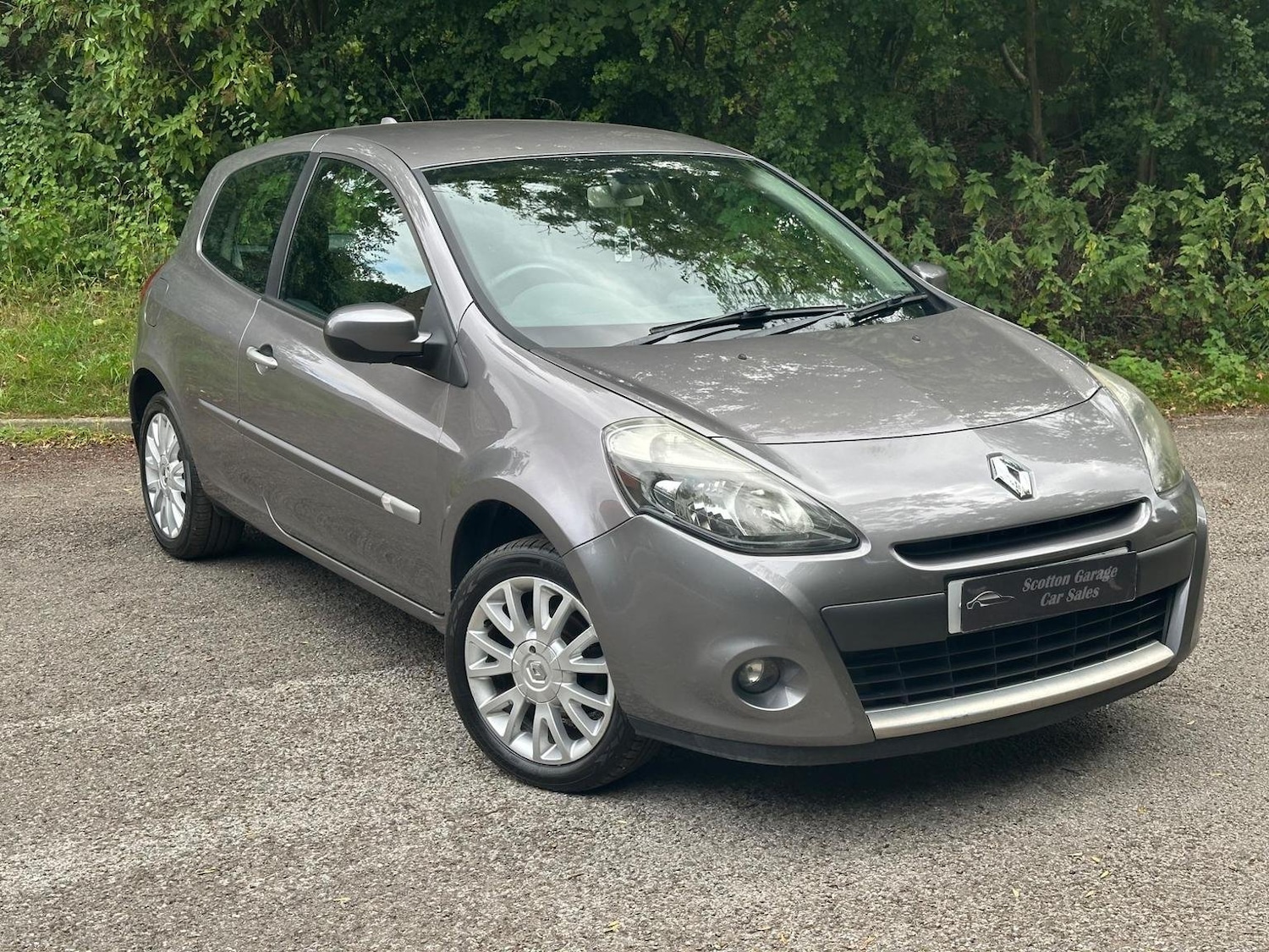 Used Renault Clio 2010 for sale - 76877449: Photo 1