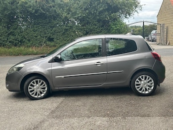 Used Renault Clio 2010 for sale - 76877449: Photo