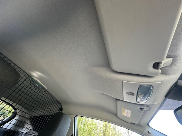 Used Ford Fiesta Van 2015 for sale - 74337101: Photo 26