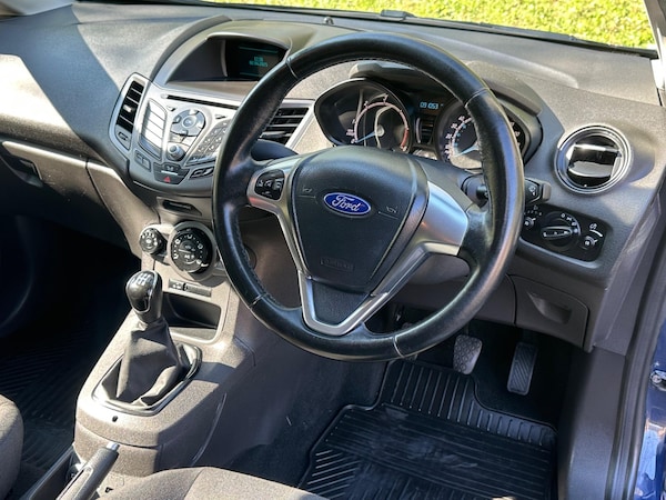 Used Ford Fiesta Van 2015 for sale - 74337101: Photo 9