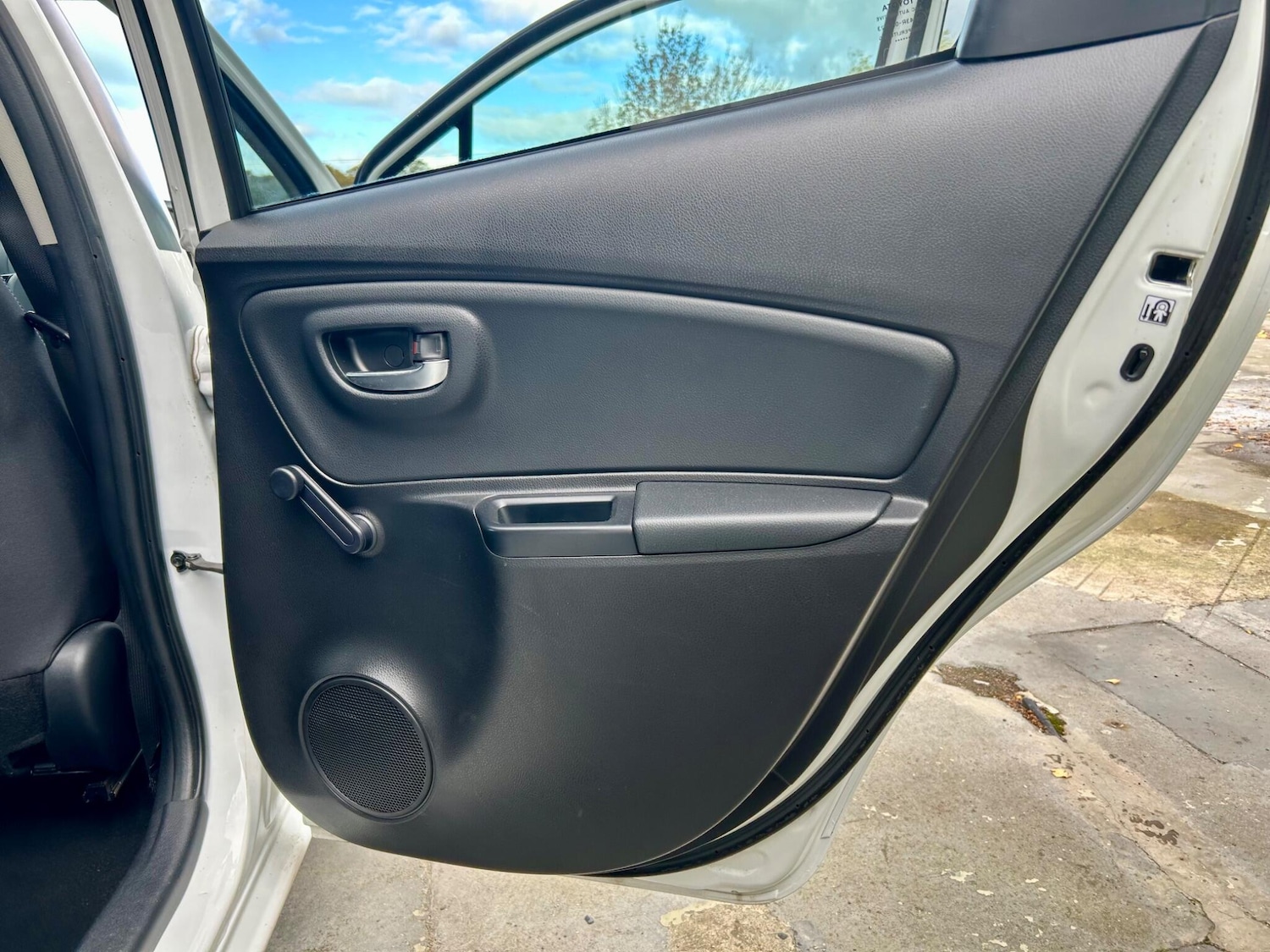 Used Toyota Yaris 2018 for sale - 76377766: Photo 26