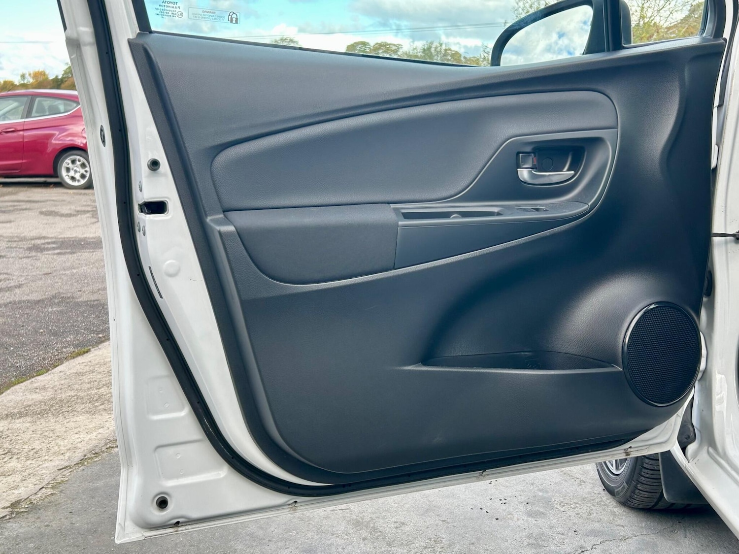 Used Toyota Yaris 2018 for sale - 76377766: Photo 27
